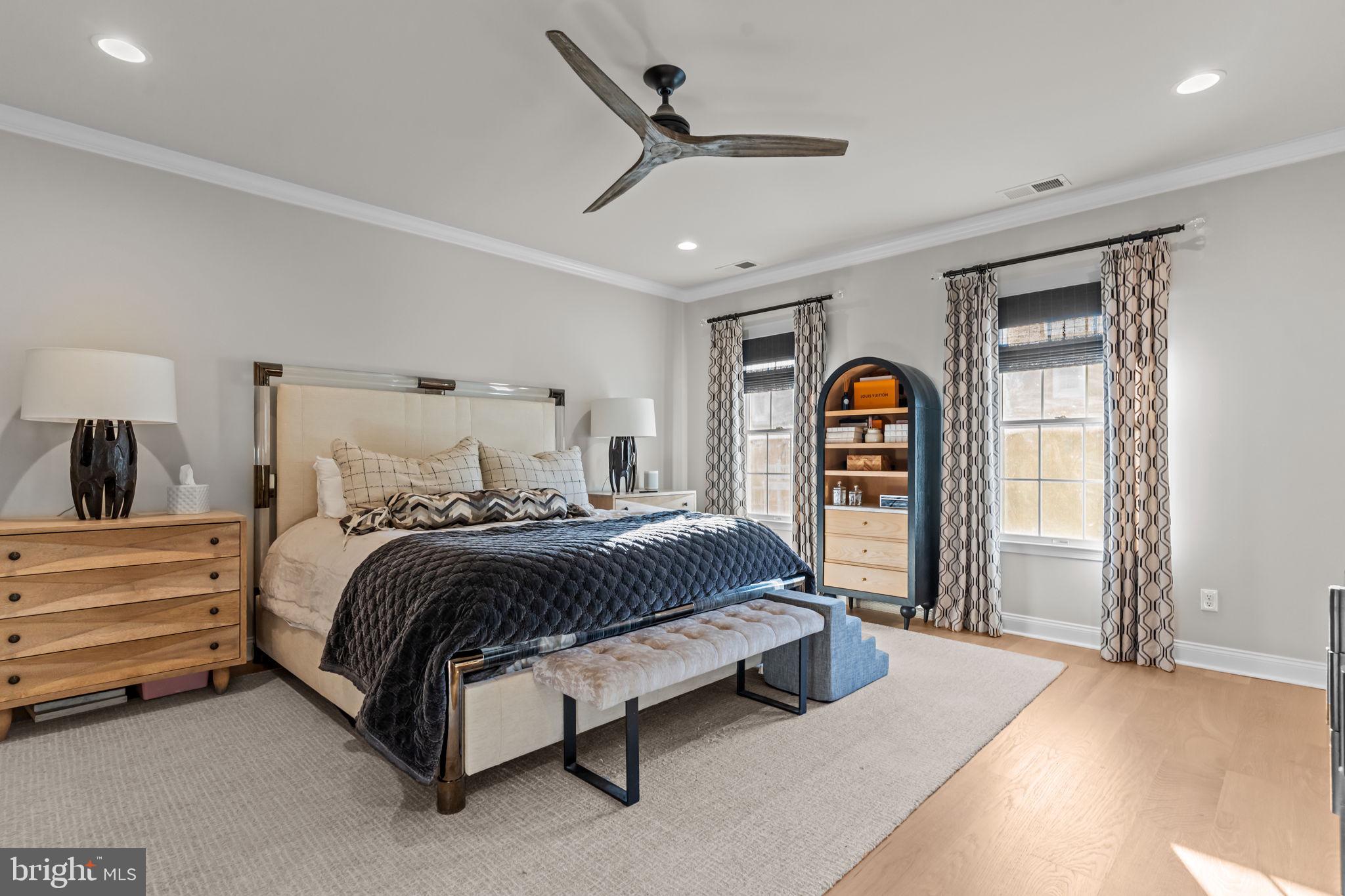 NEWTOWN WALK - Residential