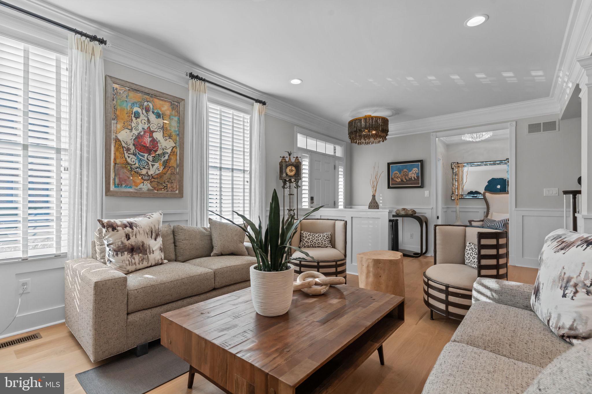 NEWTOWN WALK - Residential