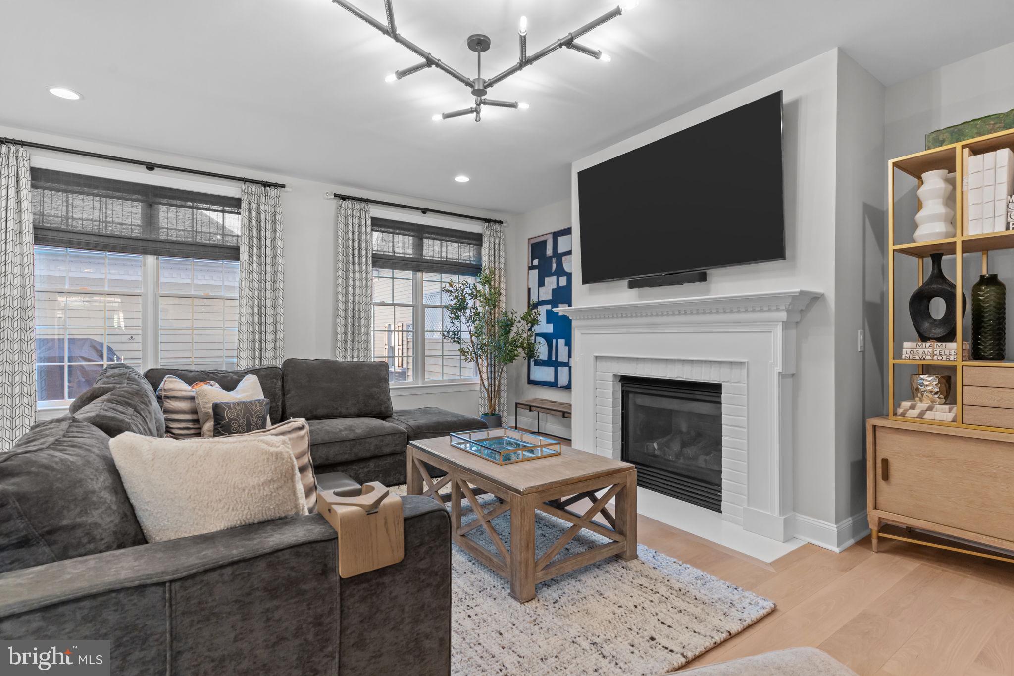 NEWTOWN WALK - Residential