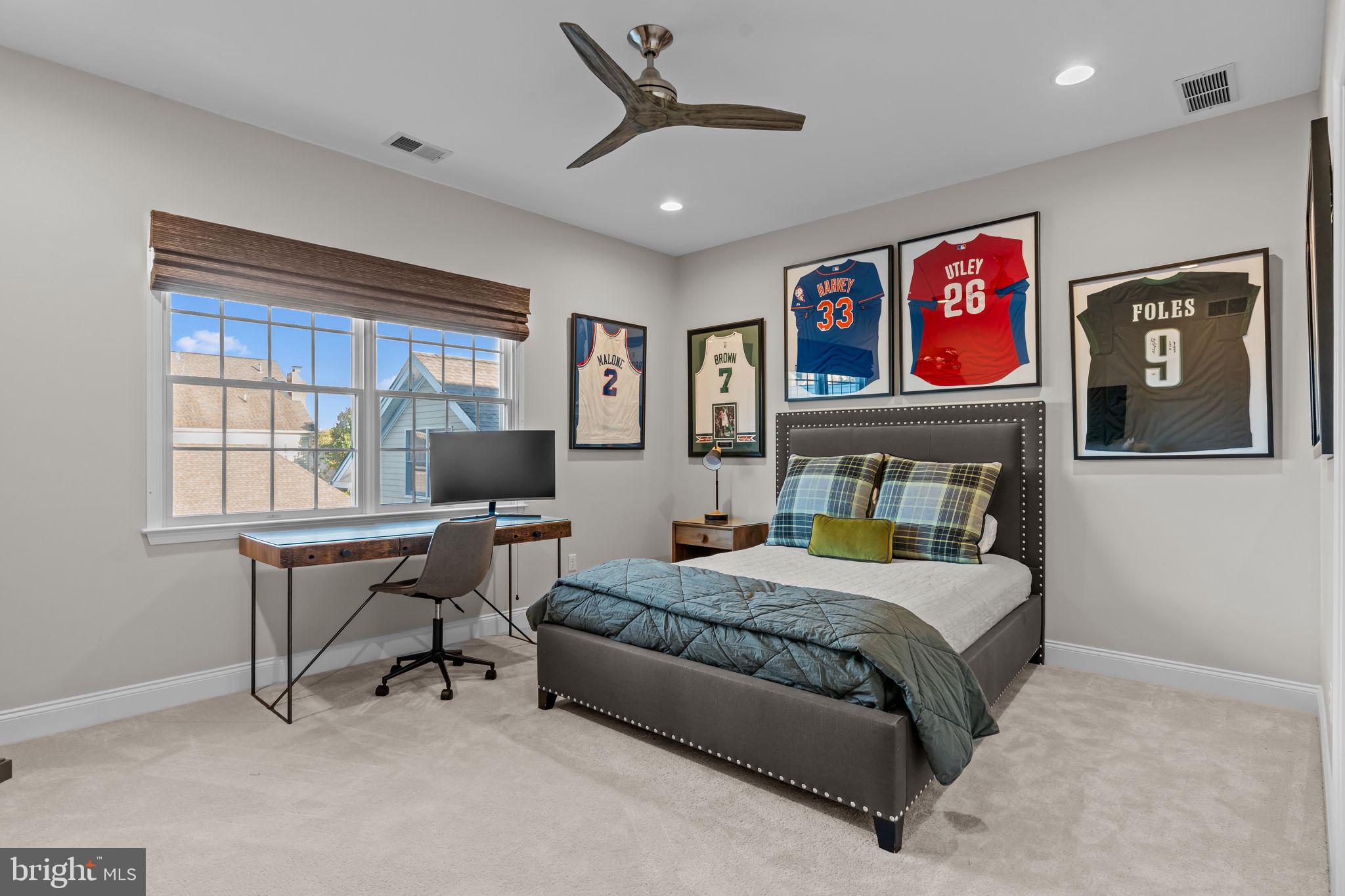 NEWTOWN WALK - Residential