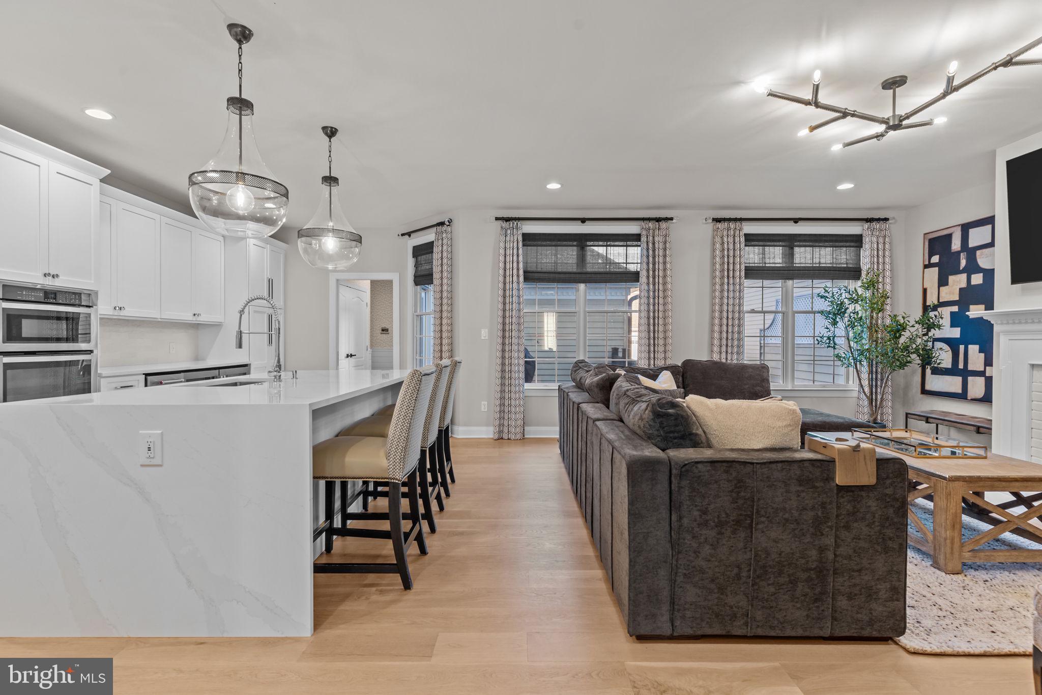 NEWTOWN WALK - Residential