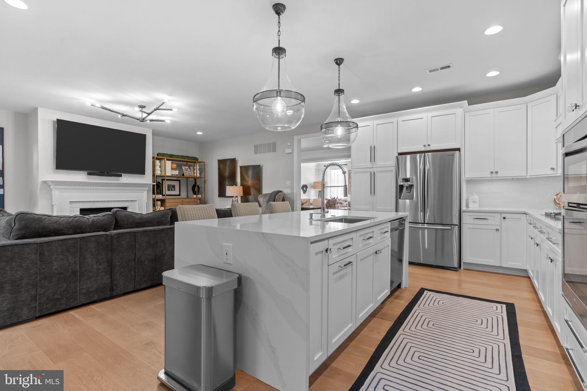 NEWTOWN WALK - Residential