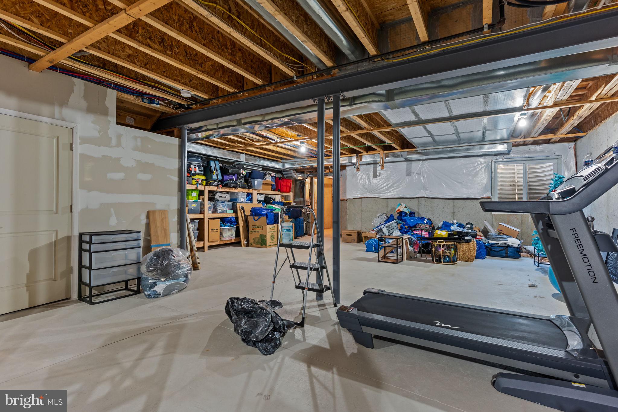 NEWTOWN WALK - Residential