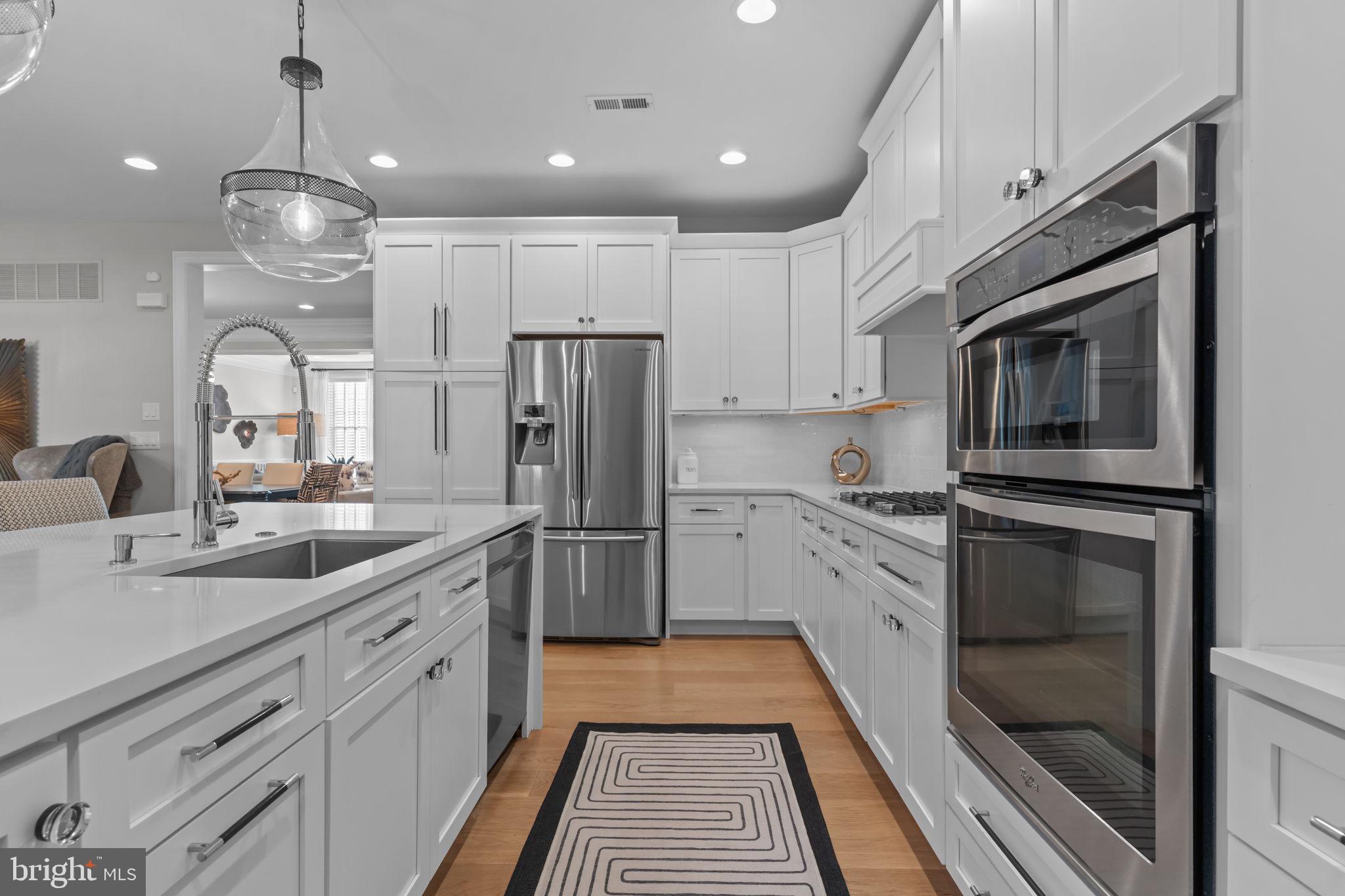 NEWTOWN WALK - Residential