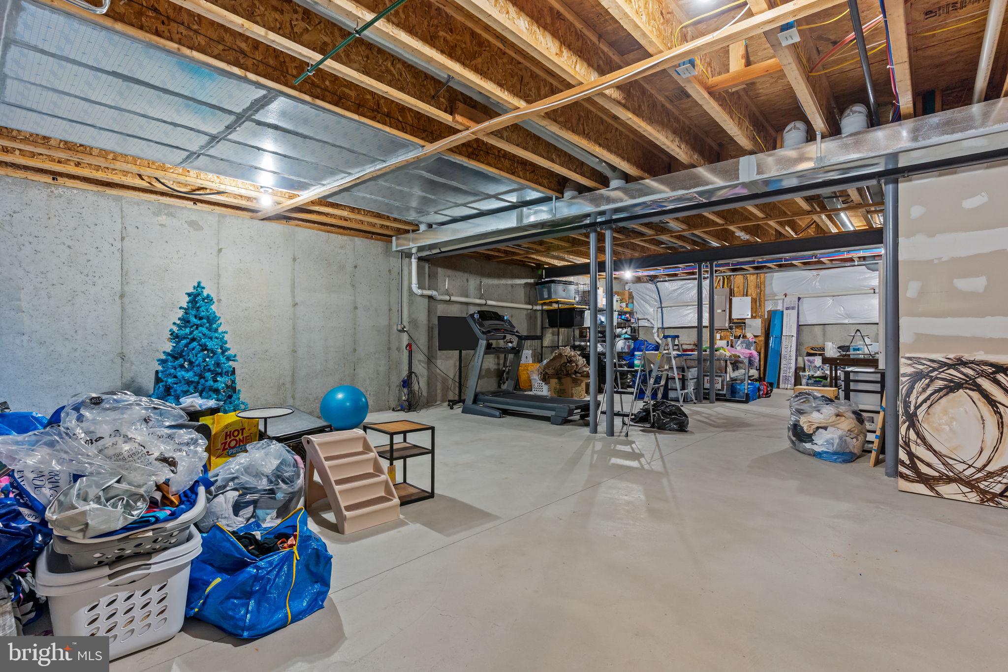 NEWTOWN WALK - Residential