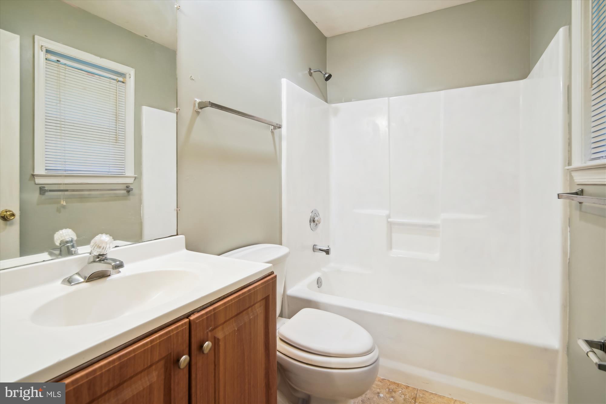 WATERS RISQUE - Residential