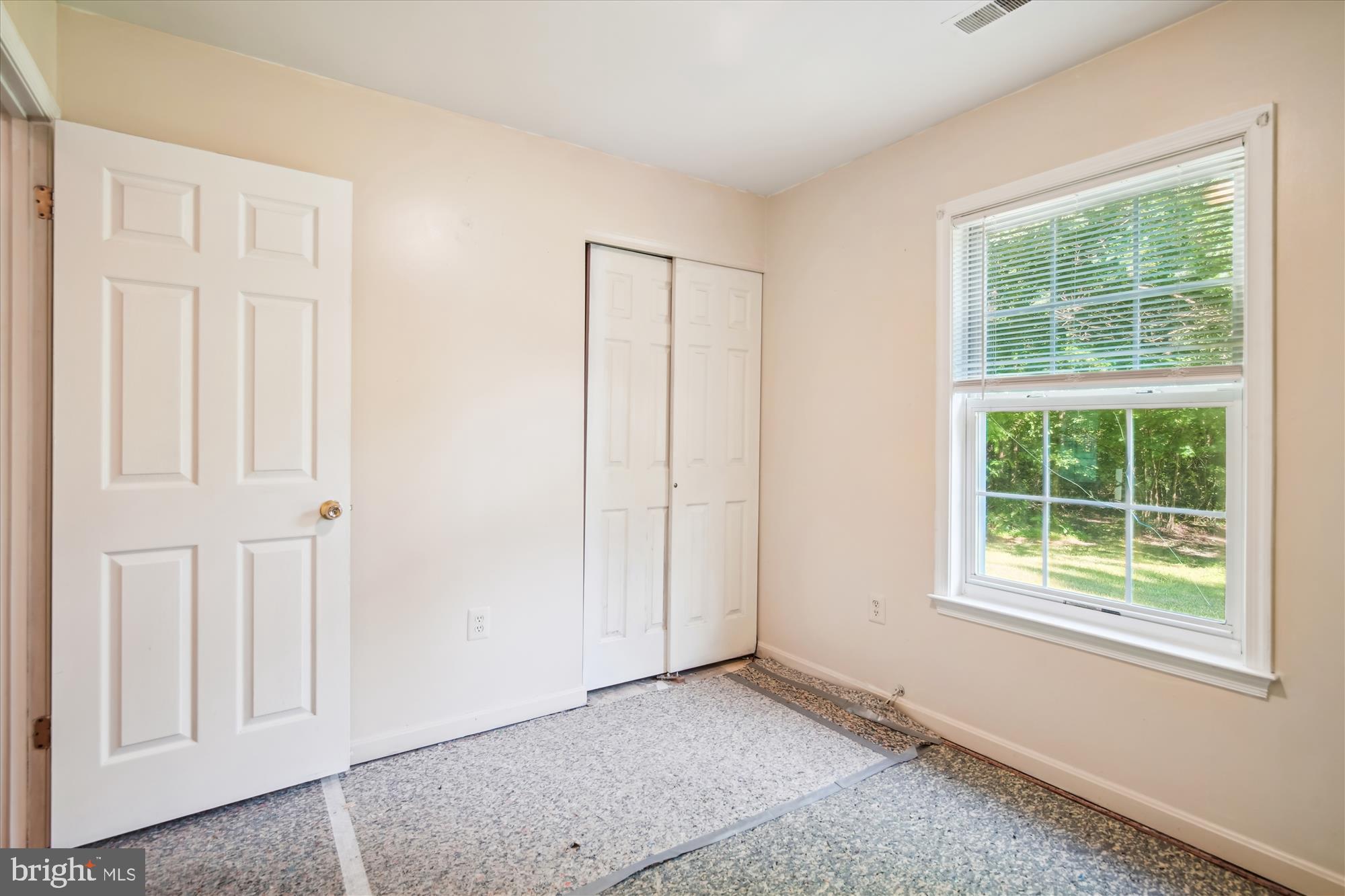 WATERS RISQUE - Residential