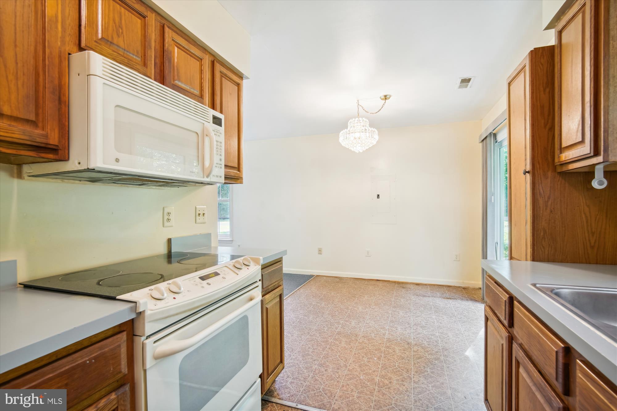 14050 OAKS ROAD