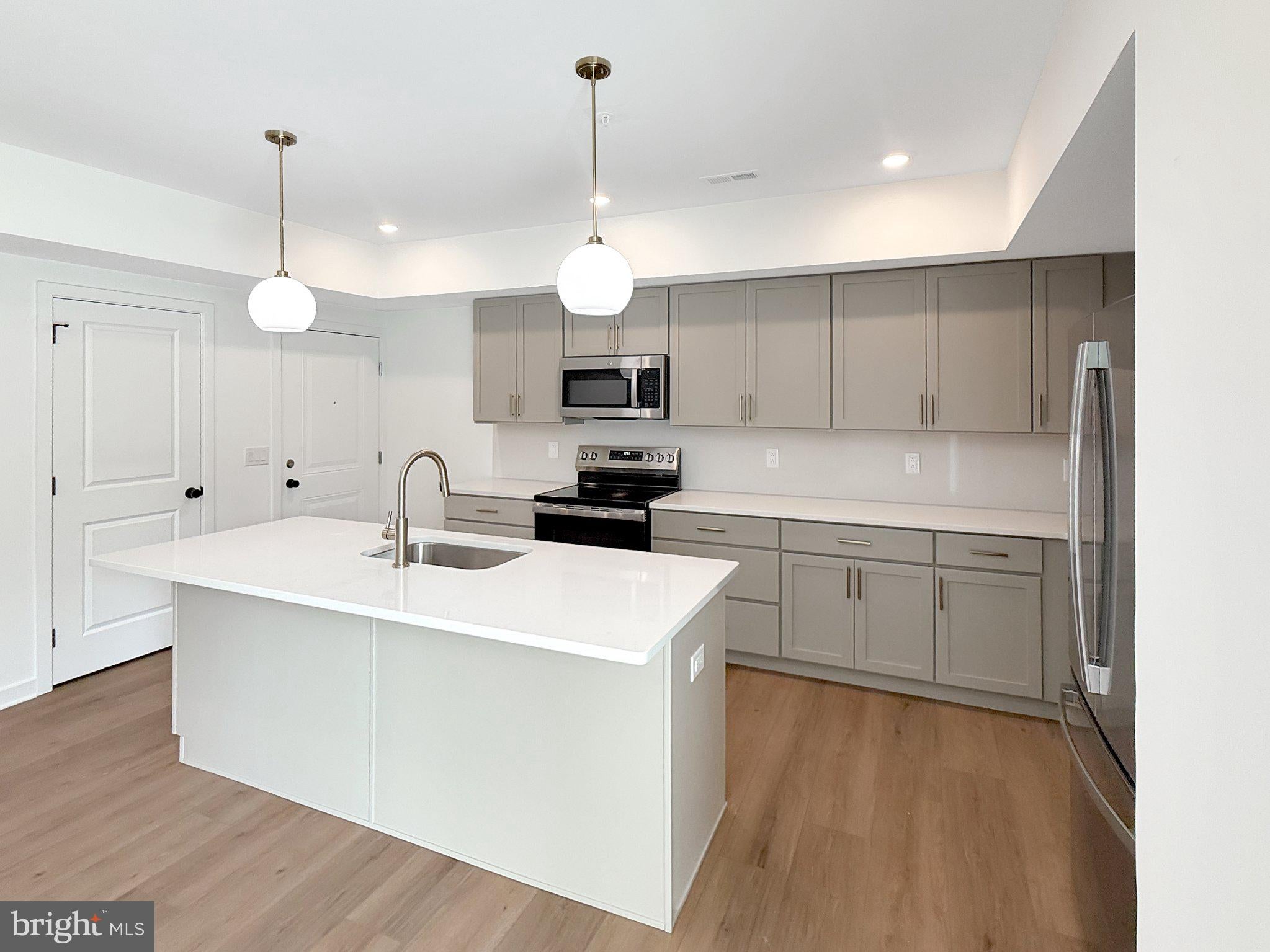 365 W BUTLER AVENUE 1C