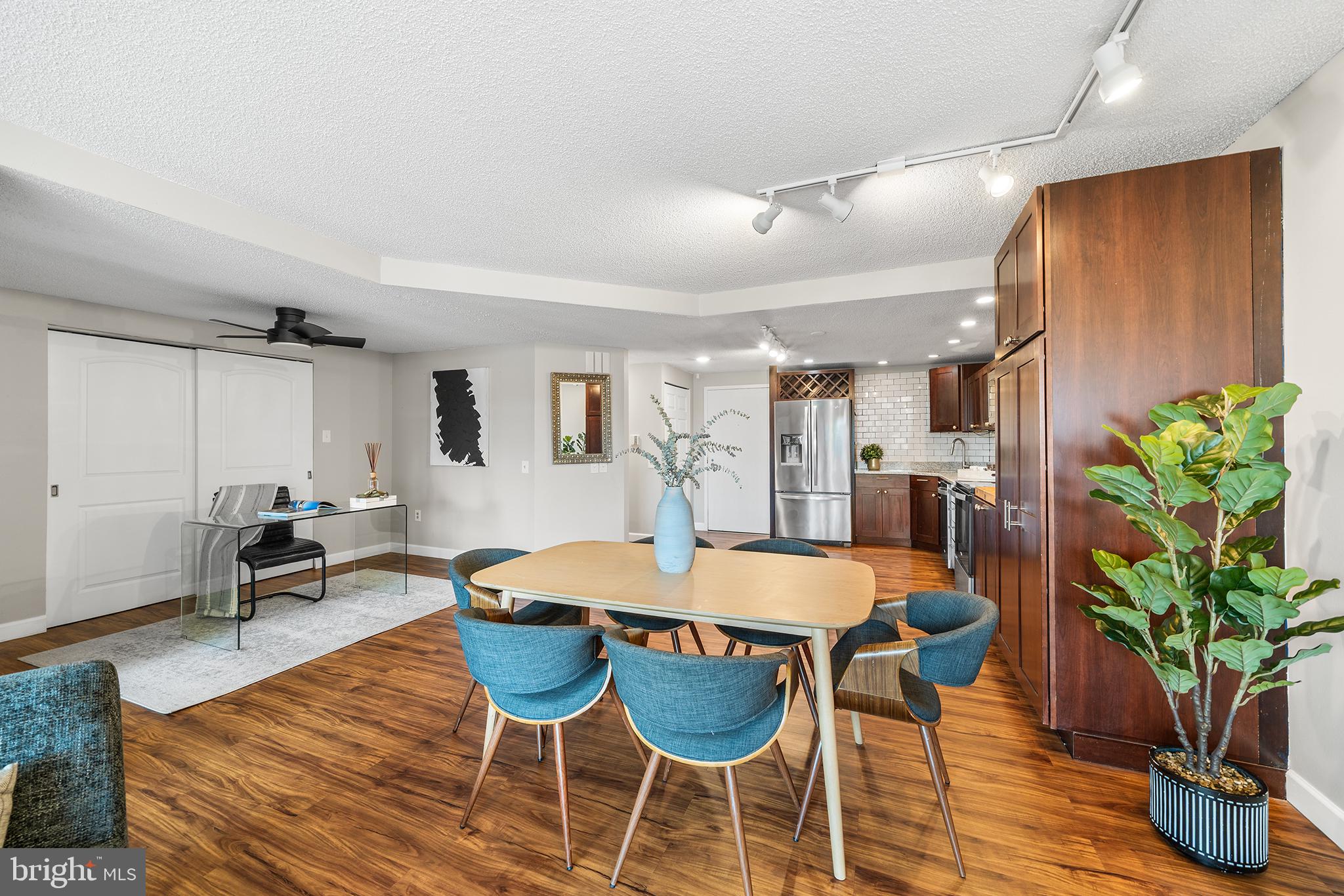 WASHINGTON SQ - Residential