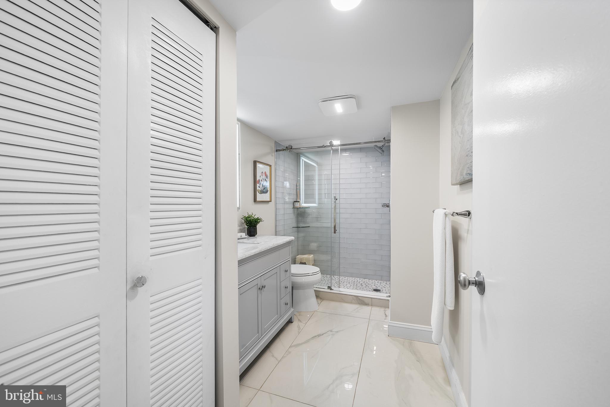 WASHINGTON SQ - Residential