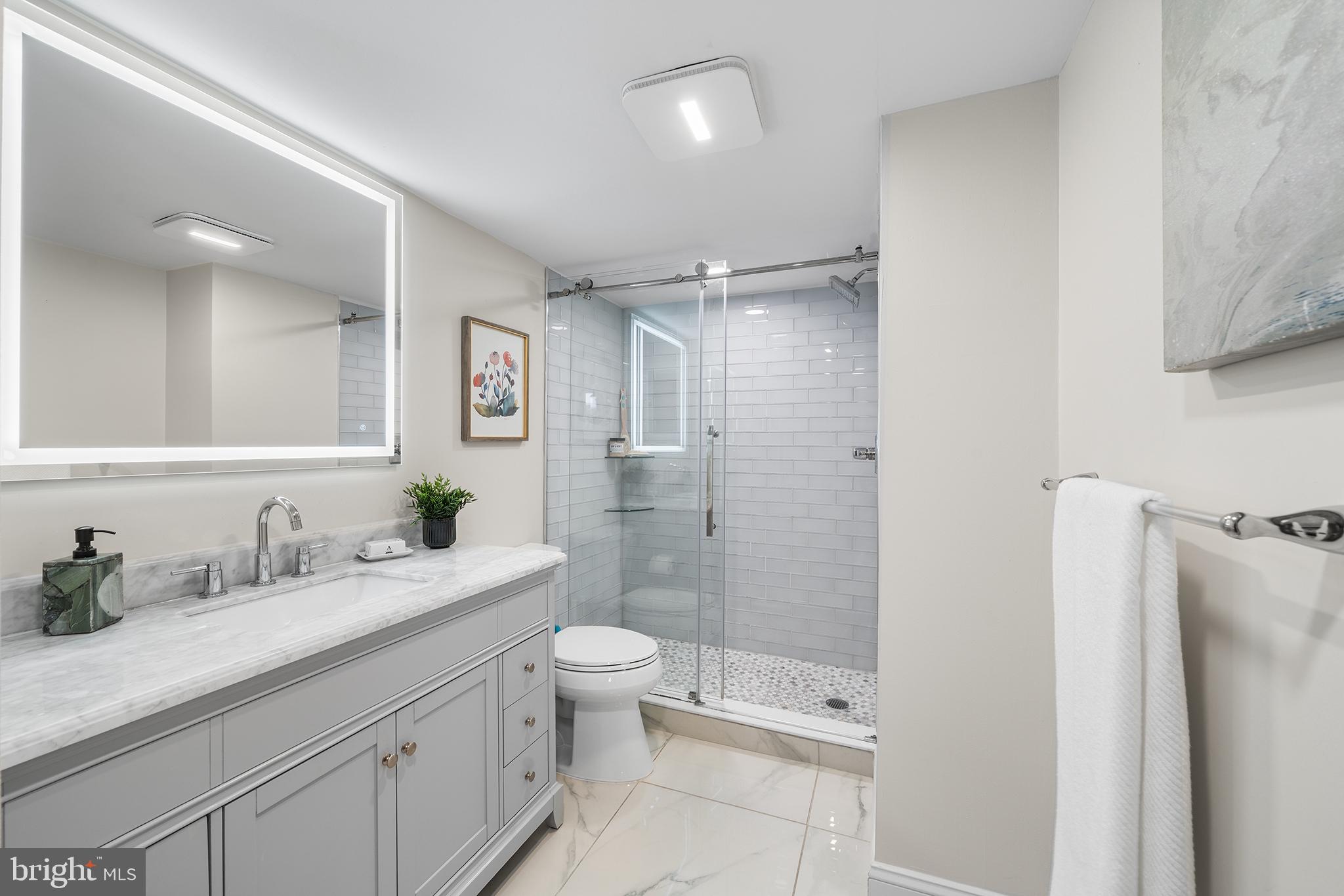 WASHINGTON SQ - Residential