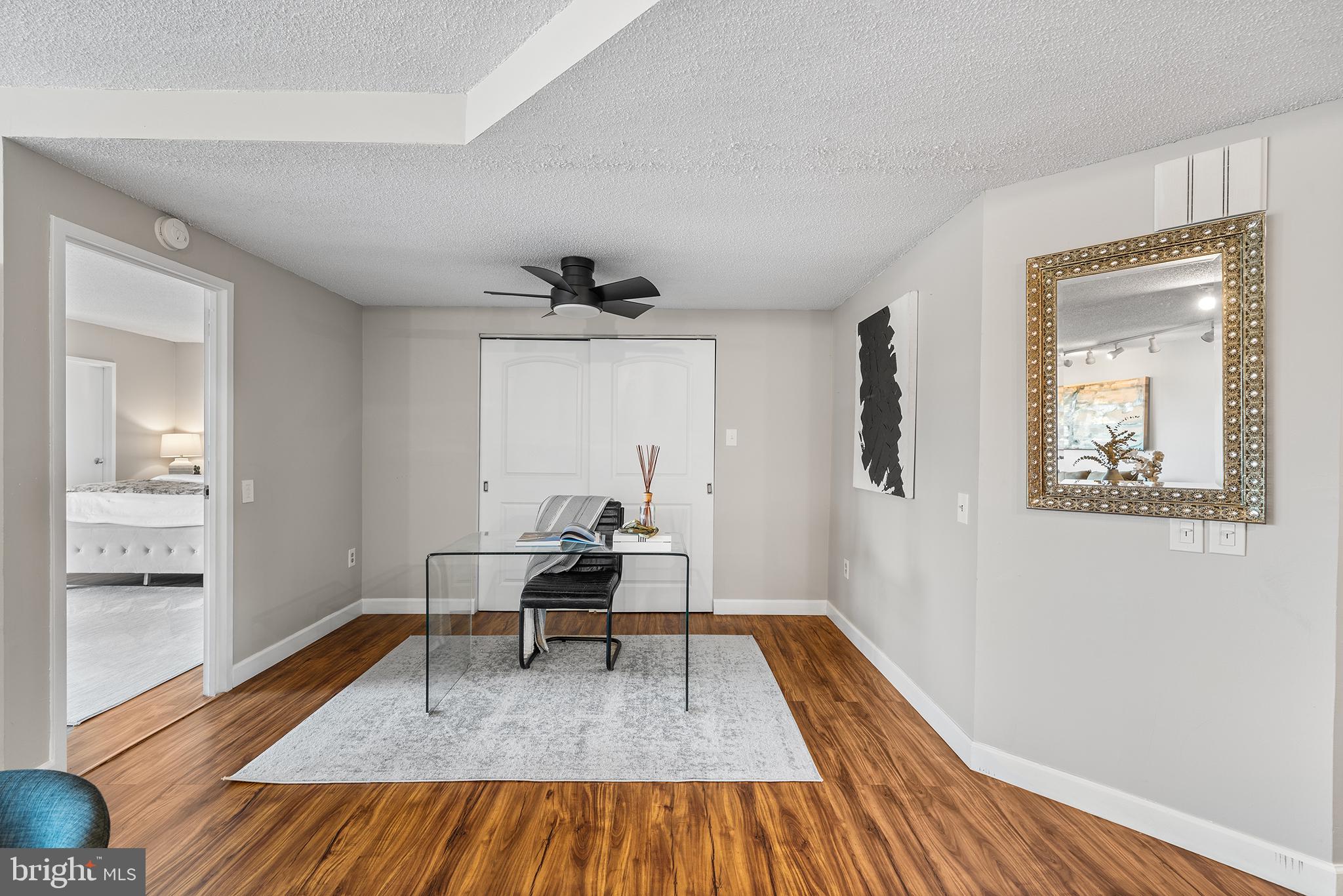 WASHINGTON SQ - Residential