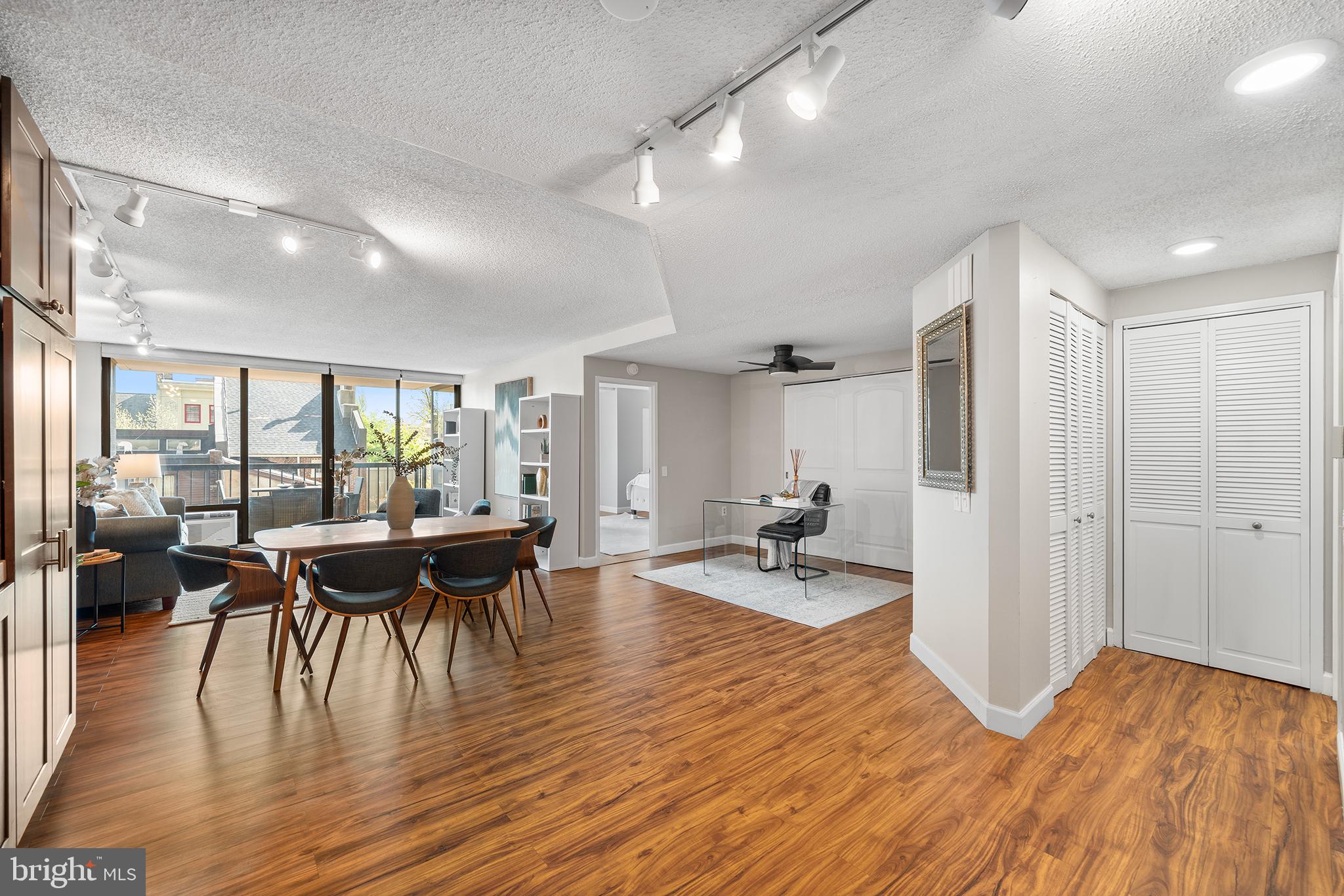 WASHINGTON SQ - Residential