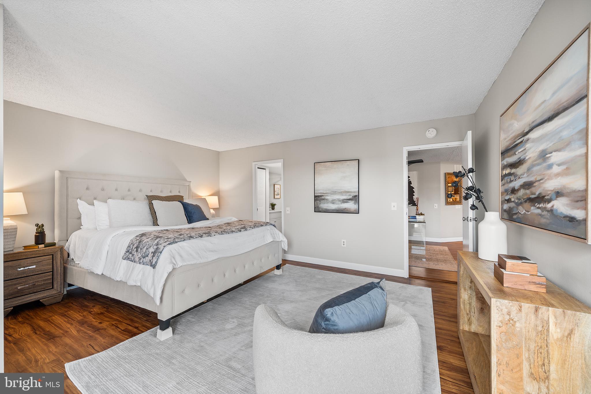 WASHINGTON SQ - Residential