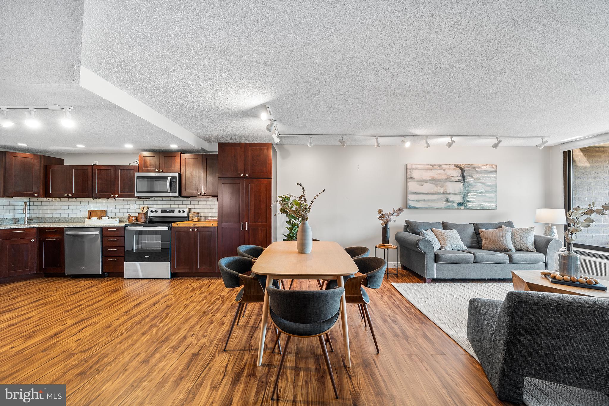 WASHINGTON SQ - Residential