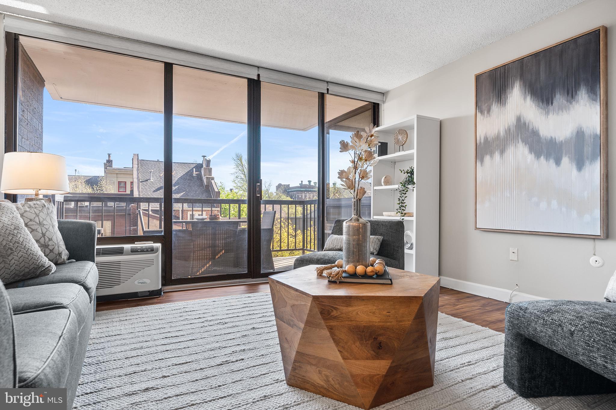 WASHINGTON SQ - Residential