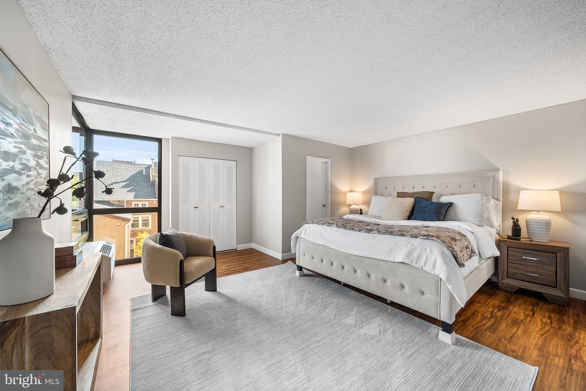 WASHINGTON SQ - Residential