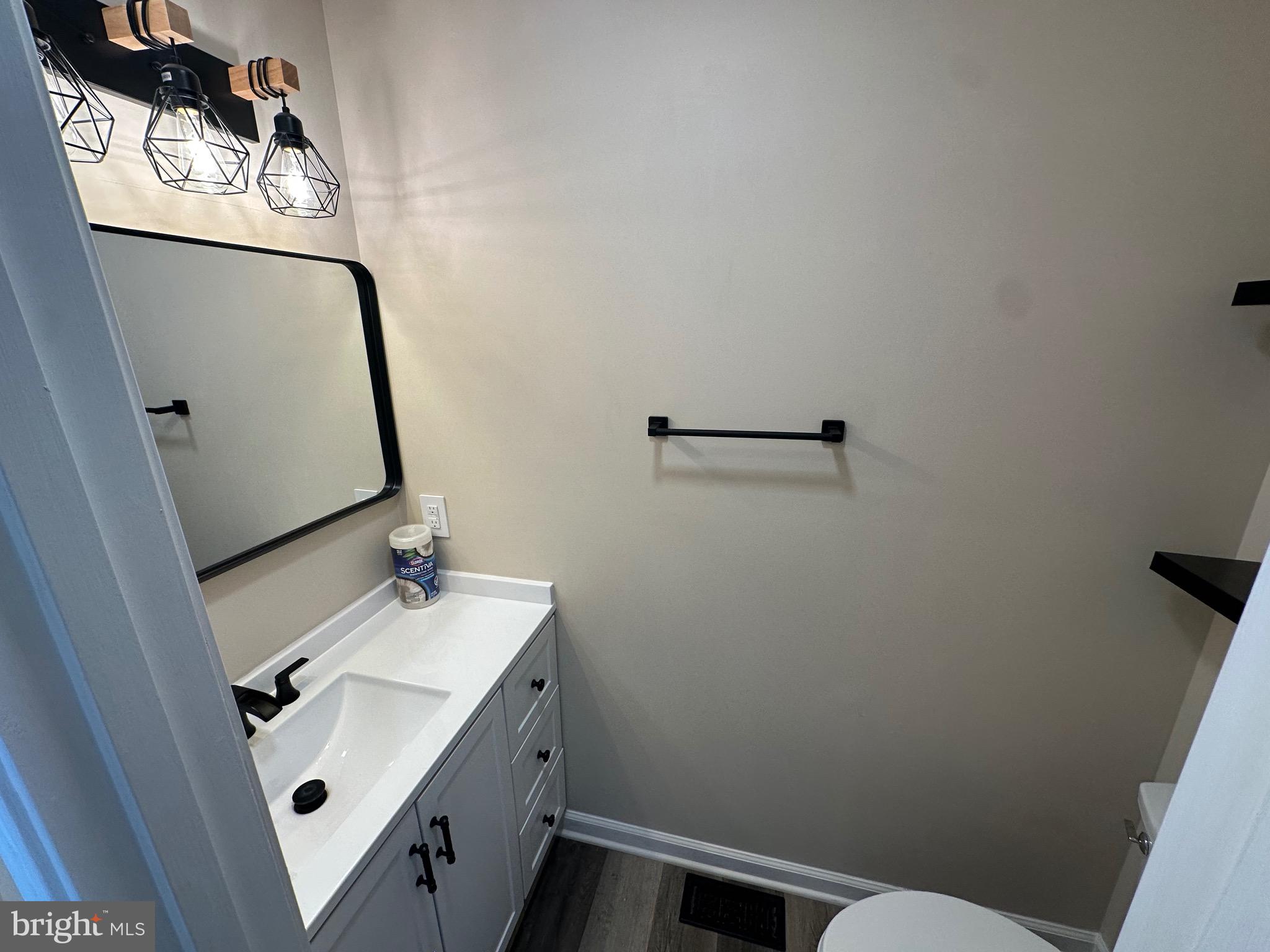 GEORGETOWN SQUARE - Residential Lease