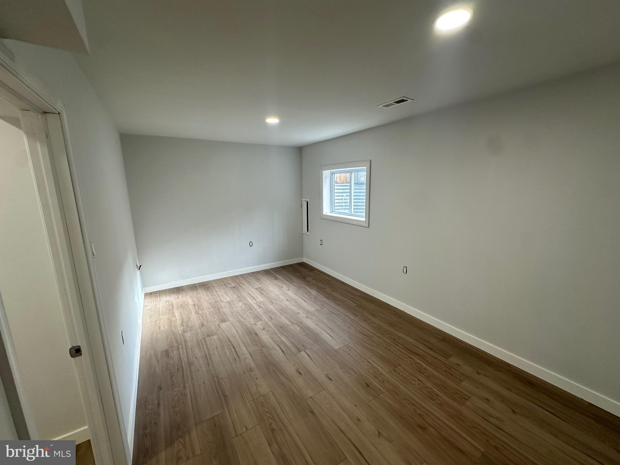 GEORGETOWN SQUARE - Residential Lease