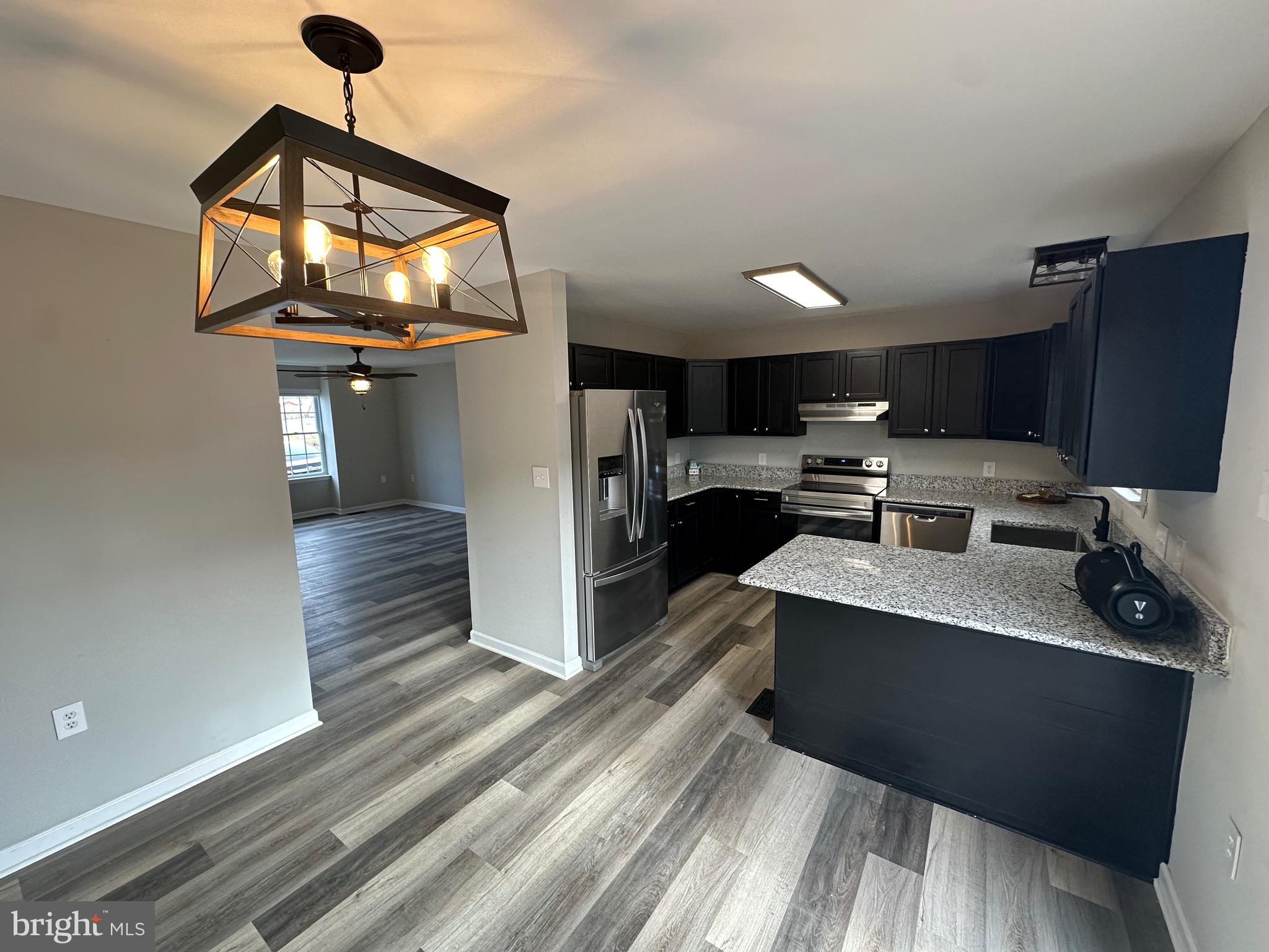 GEORGETOWN SQUARE - Residential Lease