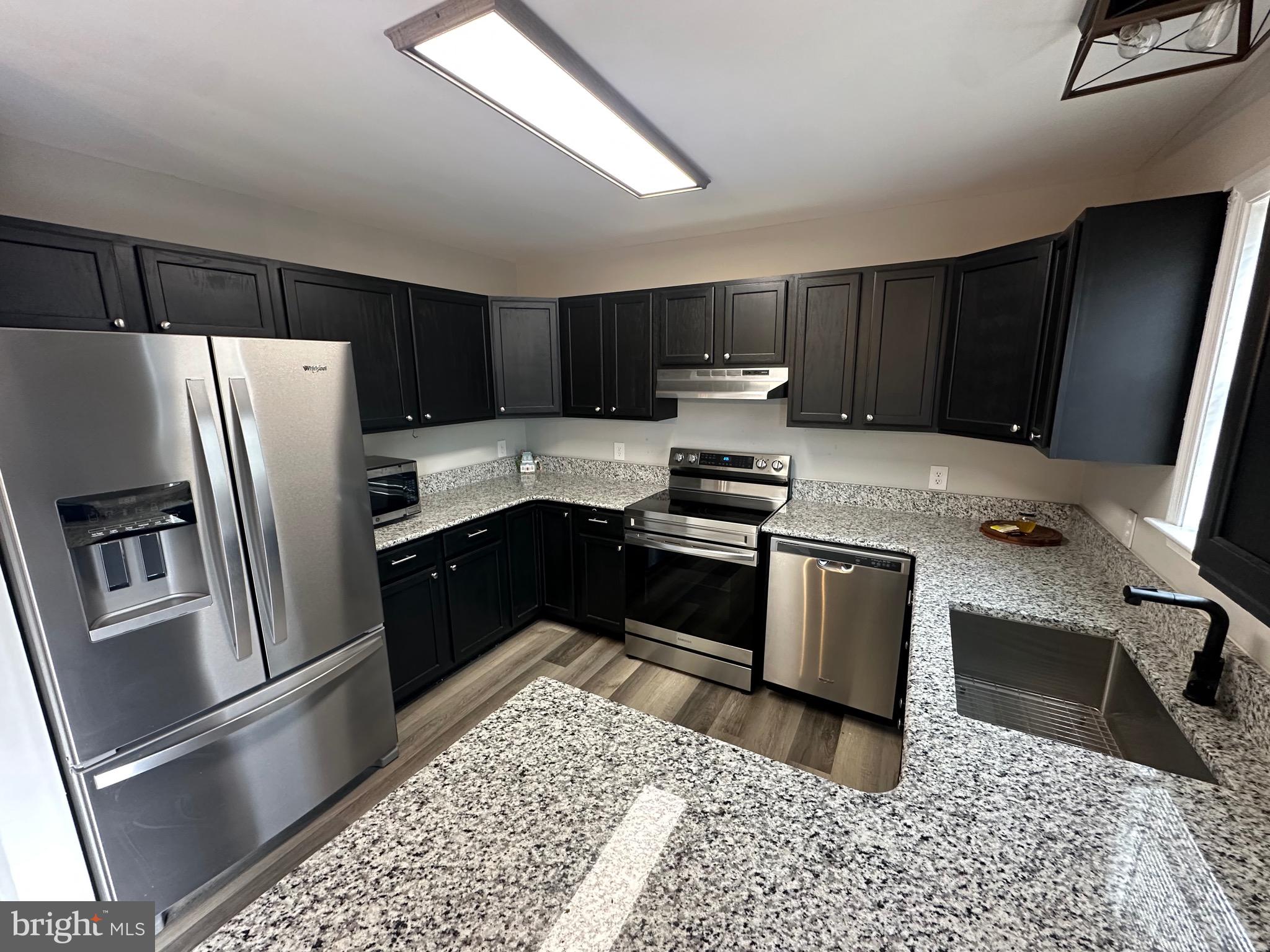 GEORGETOWN SQUARE - Residential Lease