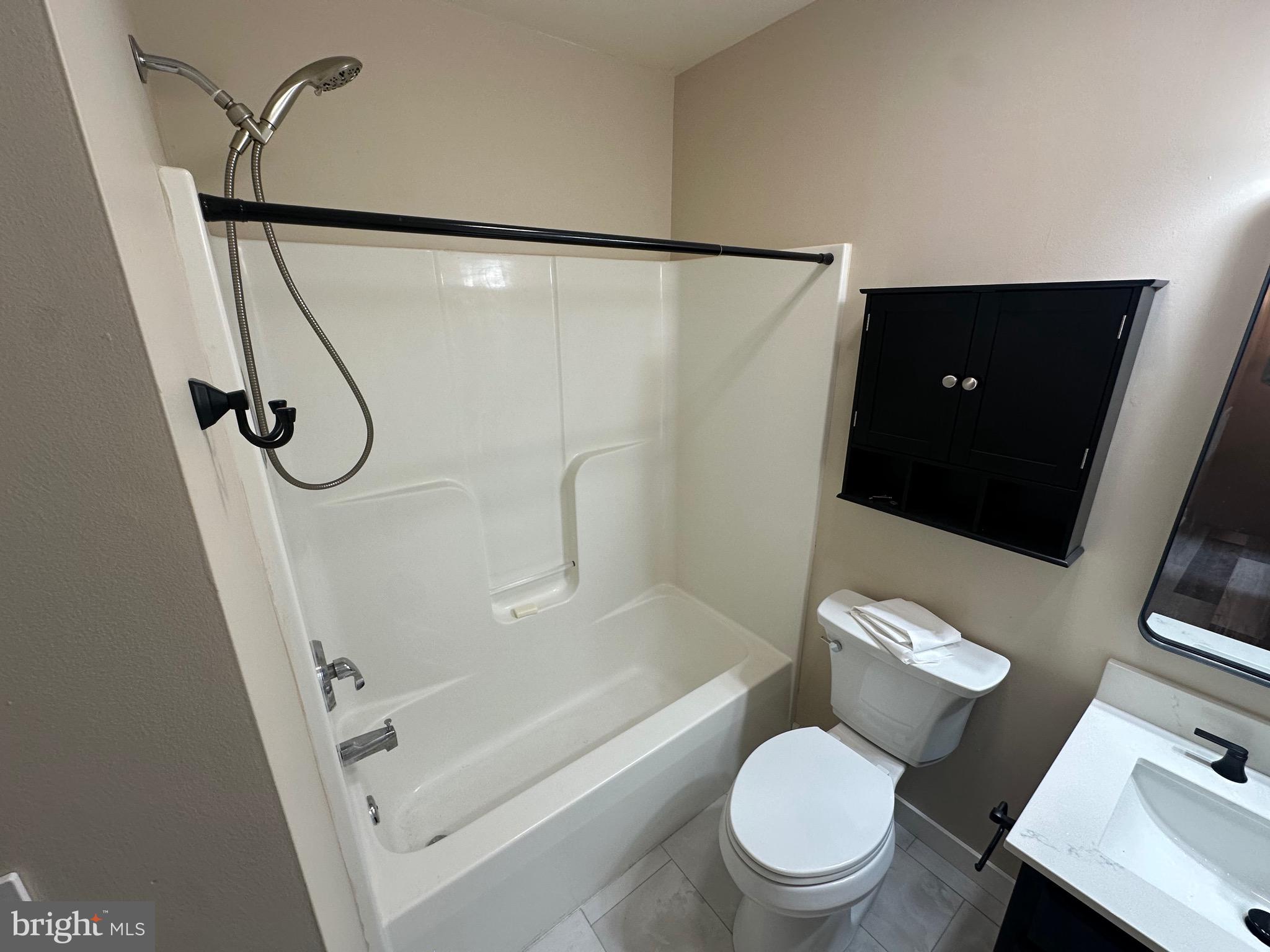 GEORGETOWN SQUARE - Residential Lease