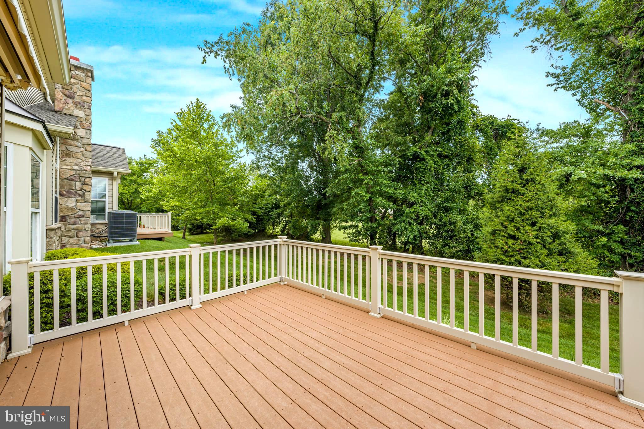 282 WILLOW DRIVE
