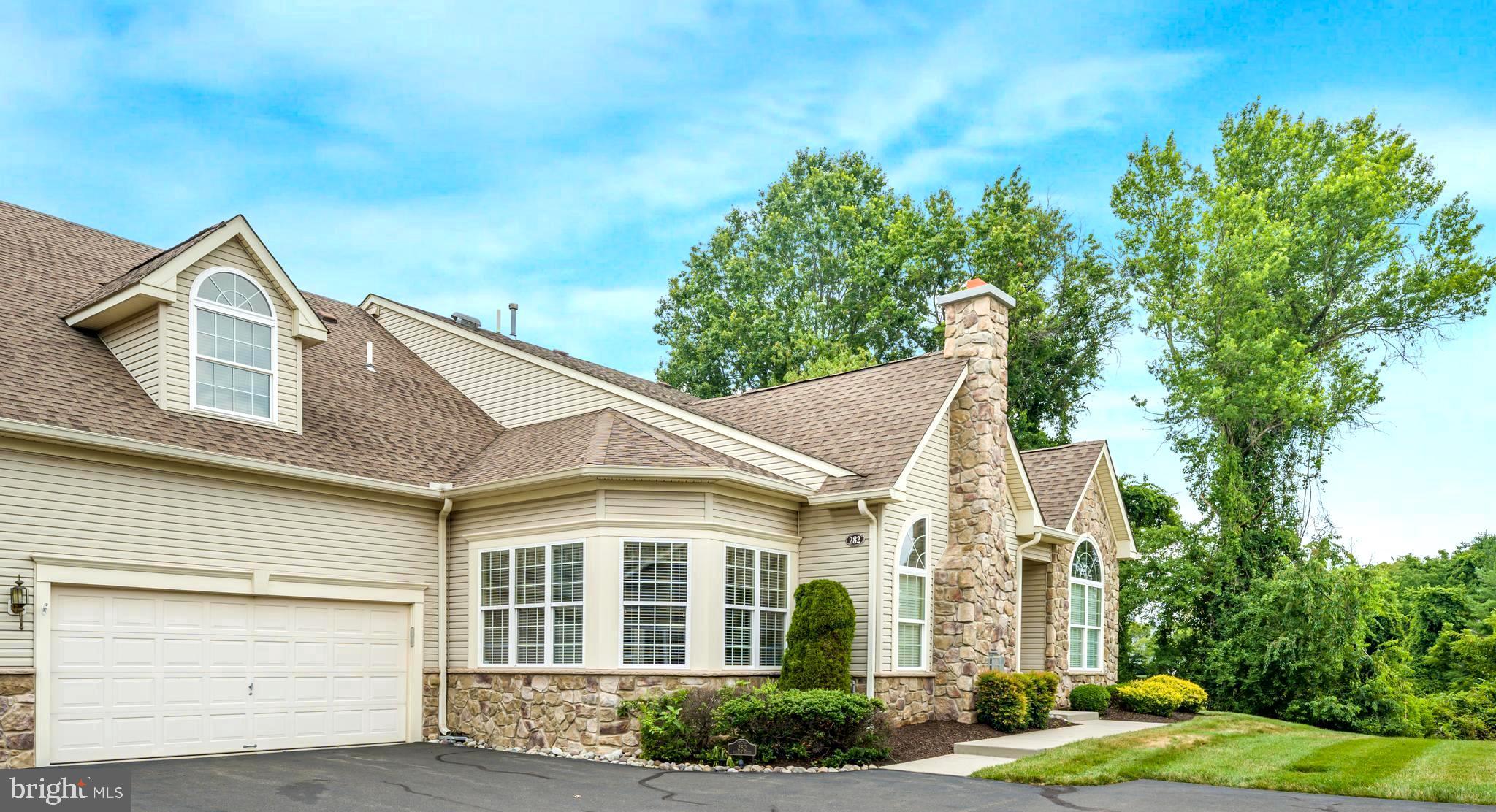 282 WILLOW DRIVE