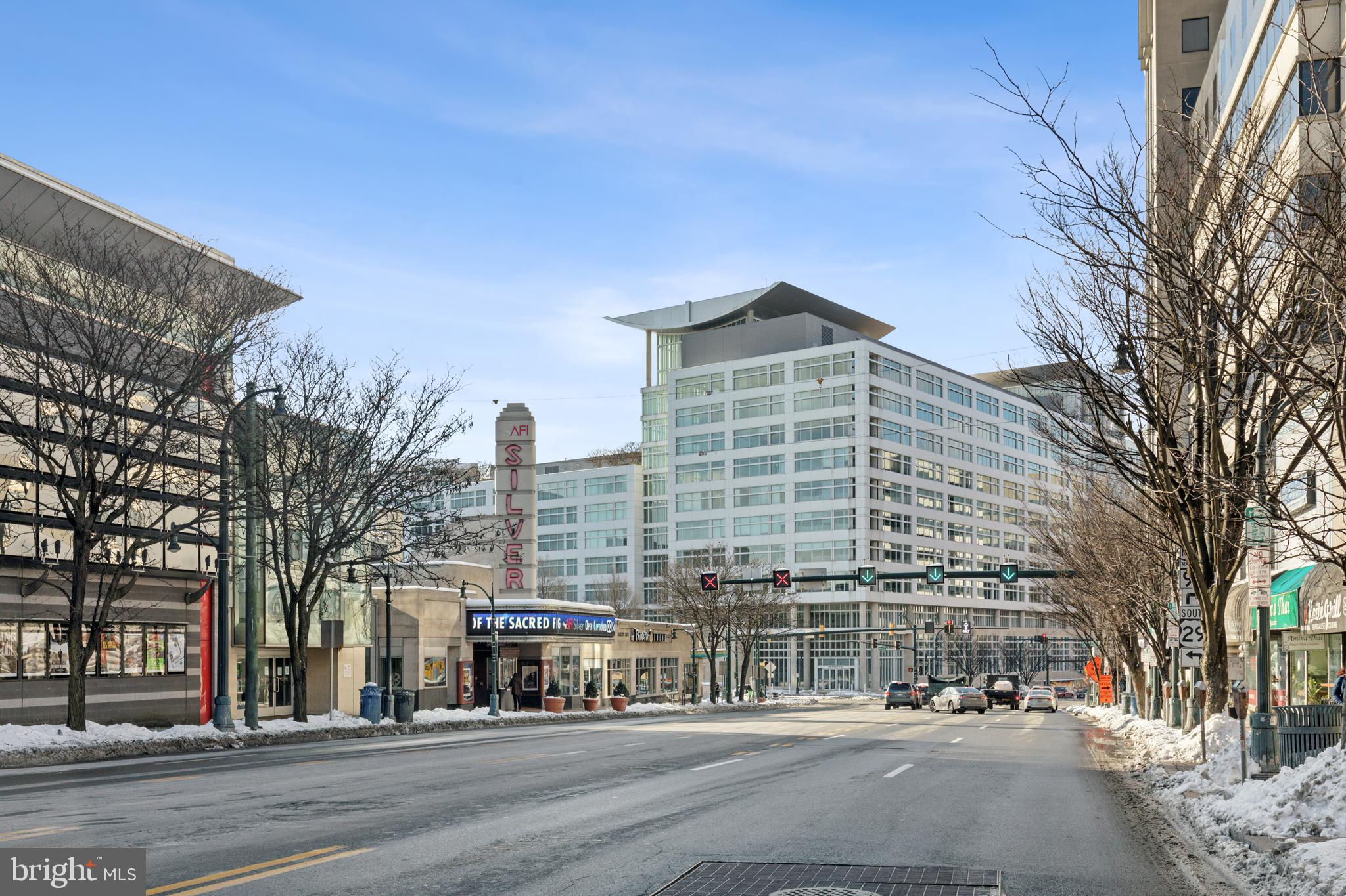 MONTGOMERY KNOLLS - Residential