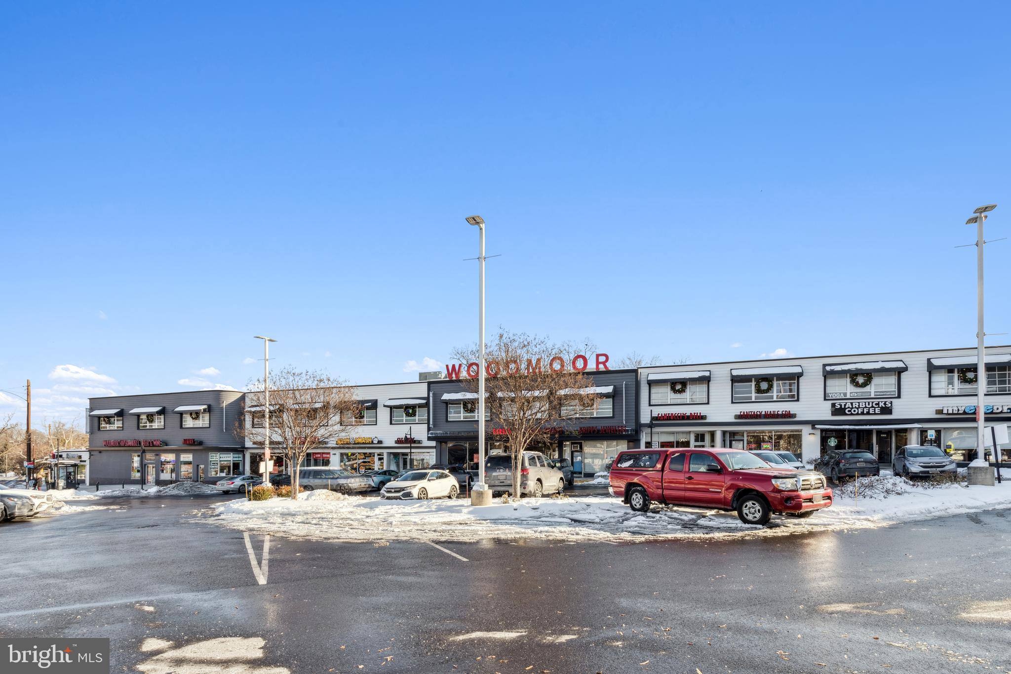 MONTGOMERY KNOLLS - Residential