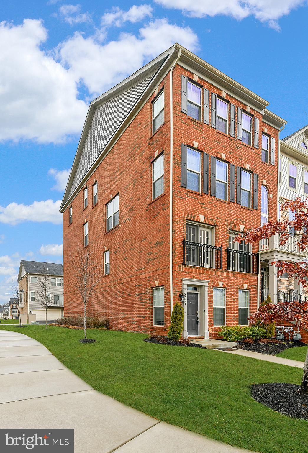 WOODMORE TOWNE CENTRE - Residential