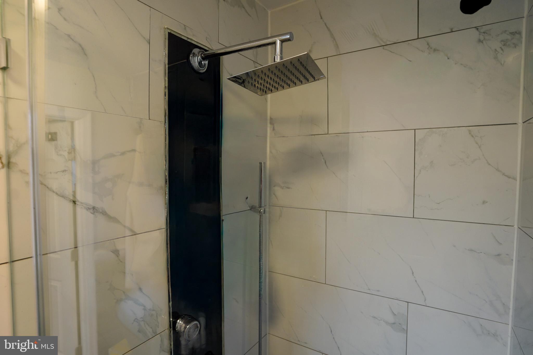 KELOX WEST - Residential Lease