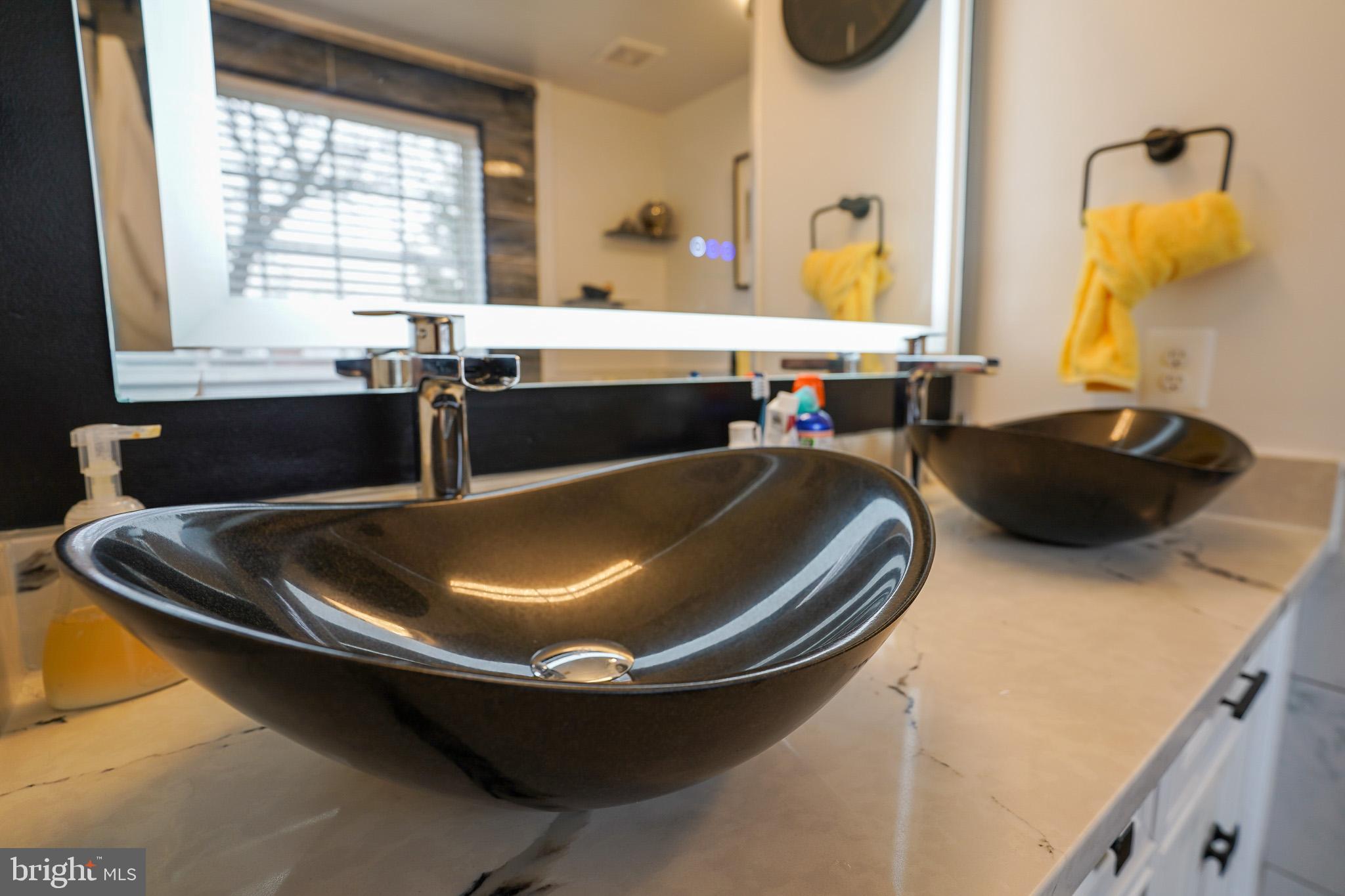 KELOX WEST - Residential Lease