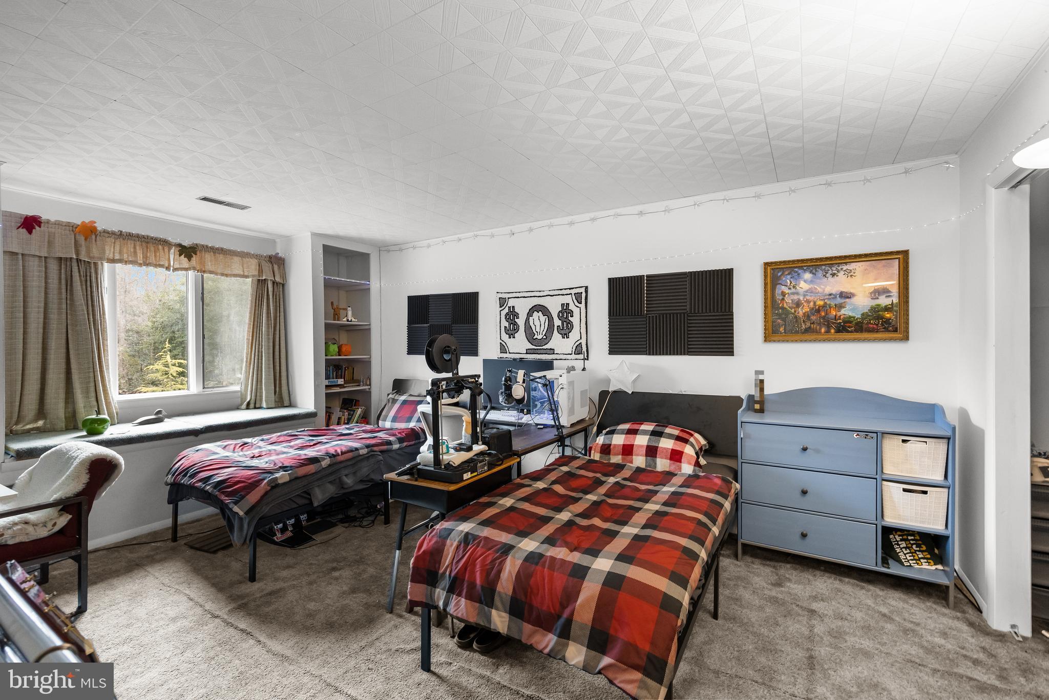 NONE AVA ILABLE - Residential