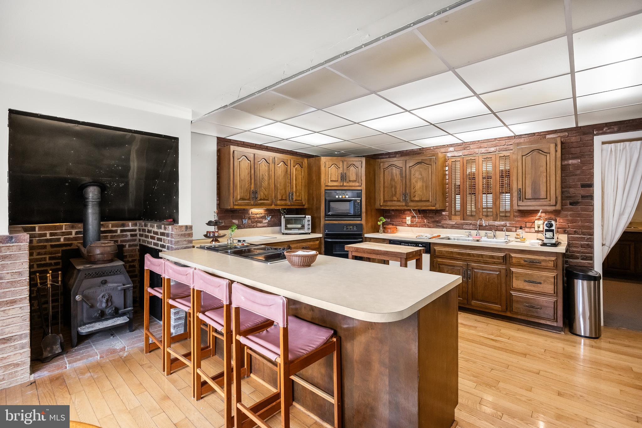 NONE AVA ILABLE - Residential