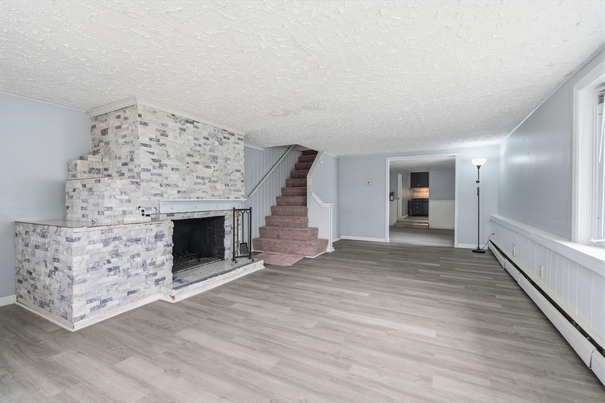 806 SHADELAND AVENUE