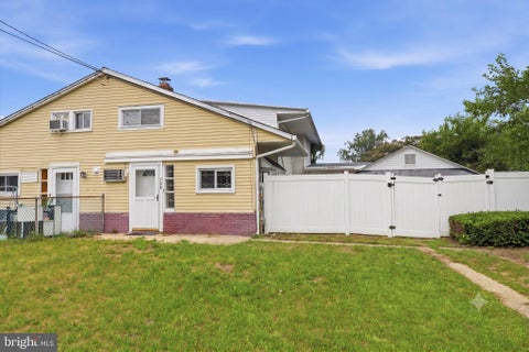 Townhouse For Sale - 806 Shadeland Avenue<br/> Burlington County, BURLINGTON, NJ 08016
