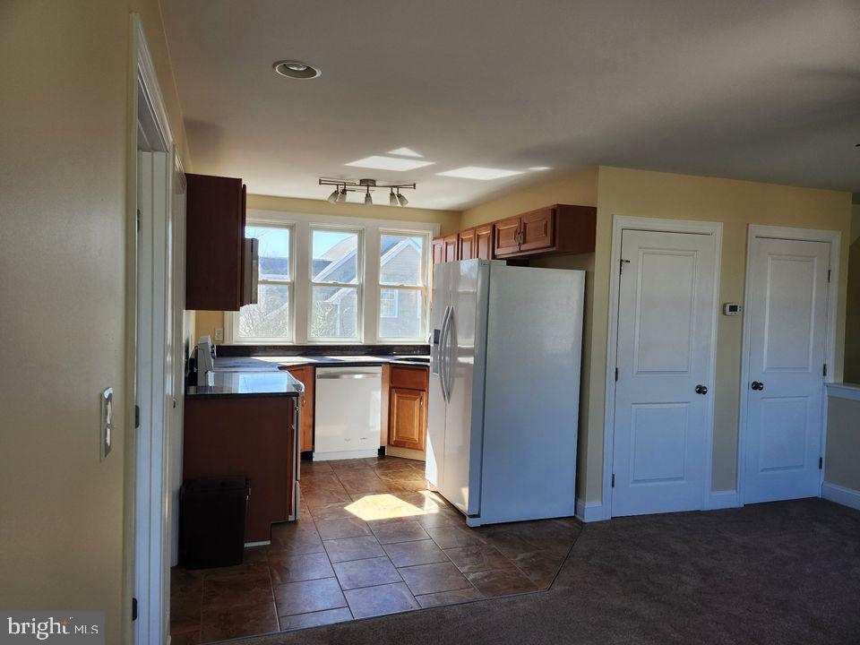 -0- - Residential Lease