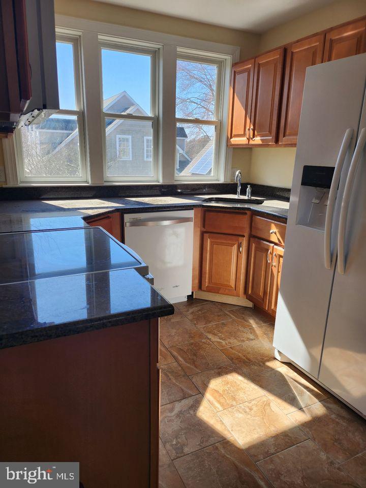 -0- - Residential Lease