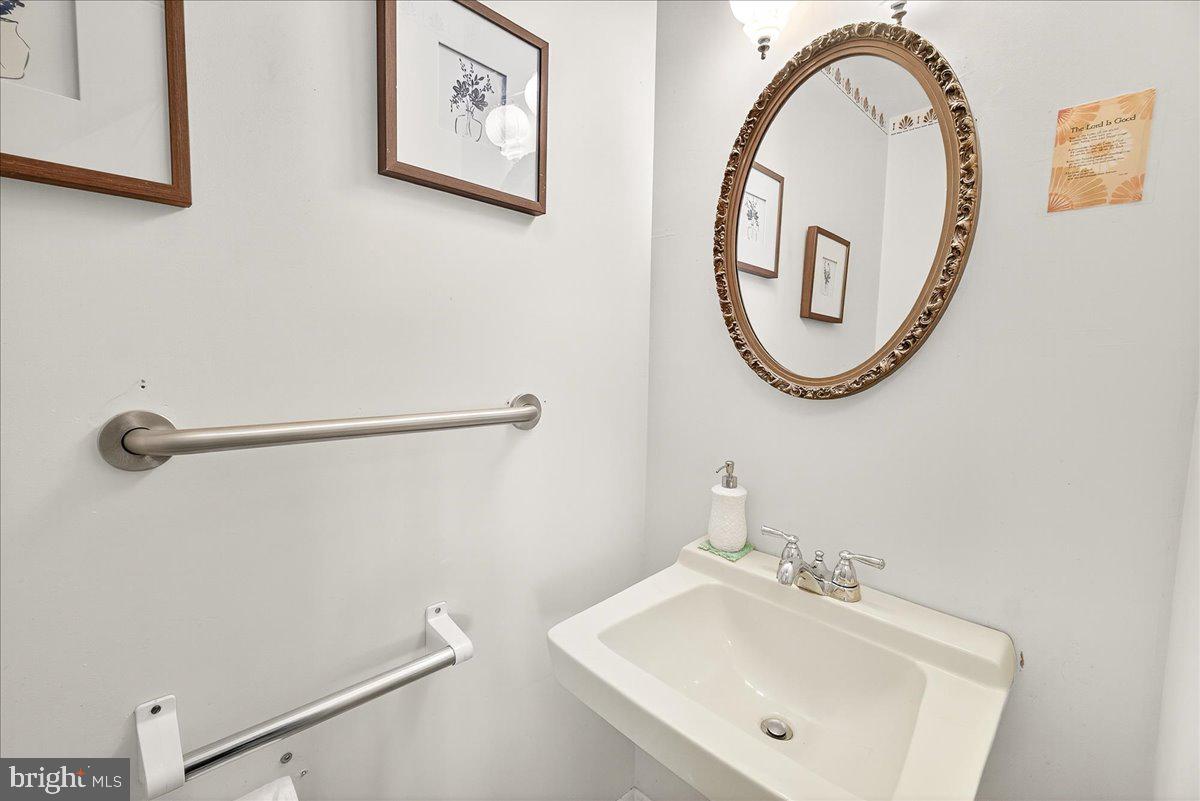 MONTPELIER - Residential