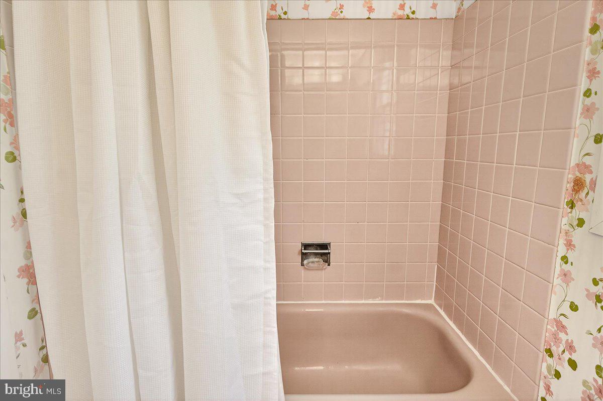 MONTPELIER - Residential