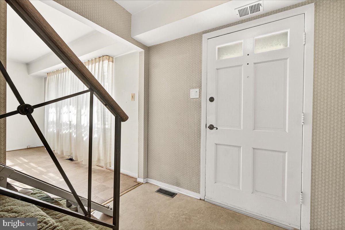 MONTPELIER - Residential