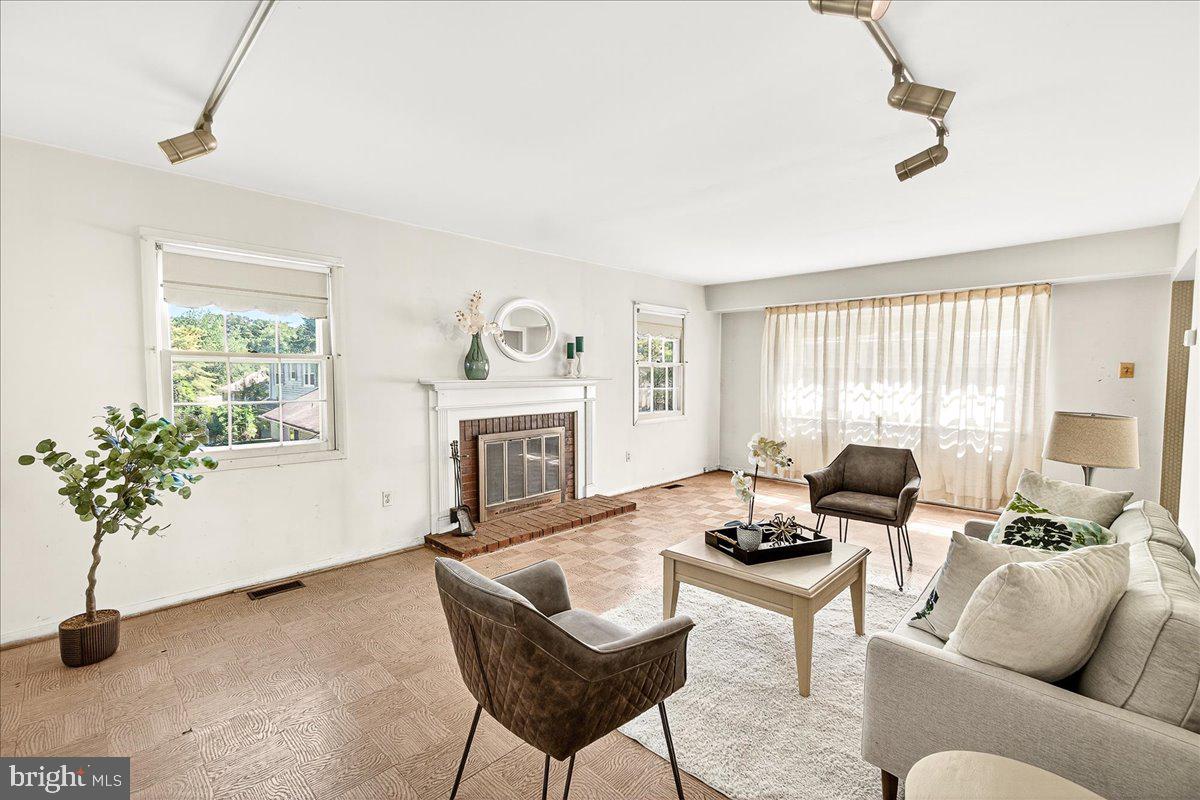 MONTPELIER - Residential