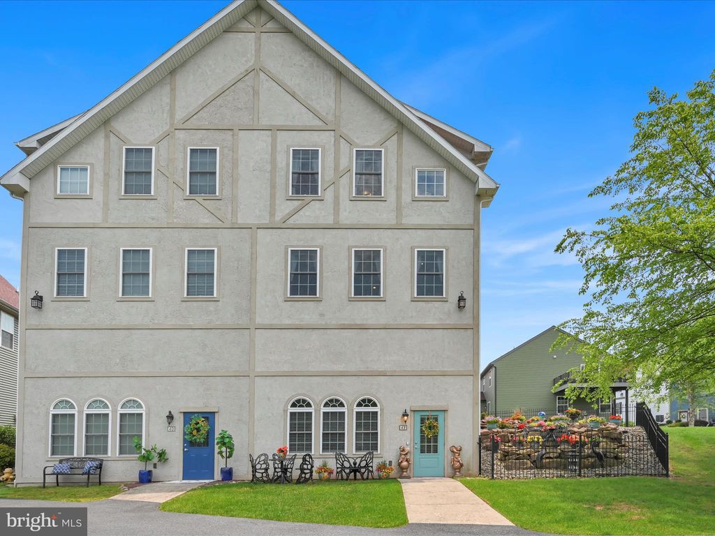 Photo of 42 Bissenden Way, REINHOLDS, PA 17569 (MLS # PALA2071424)