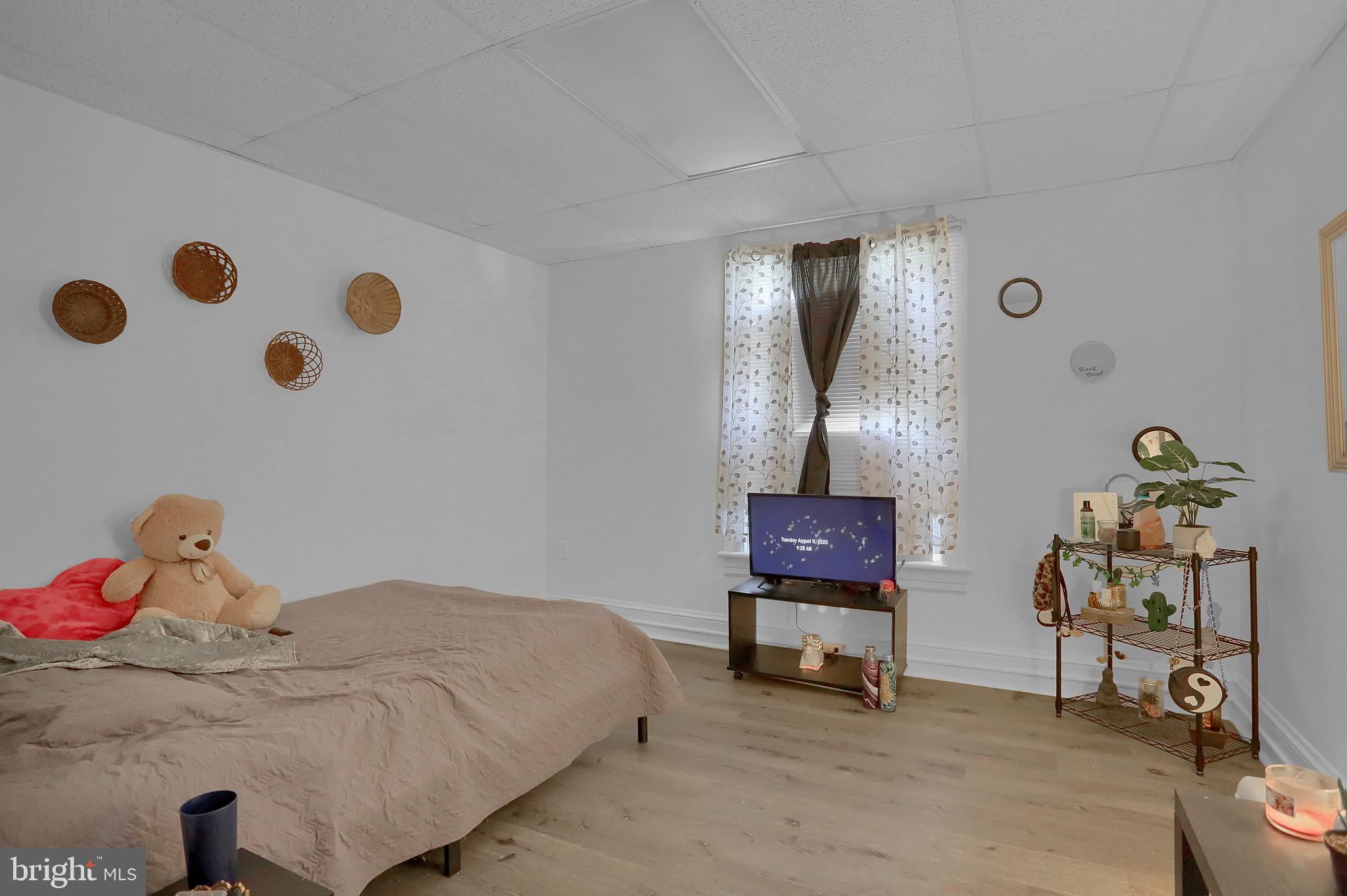 SOUTH HANOVER - Residential Income
