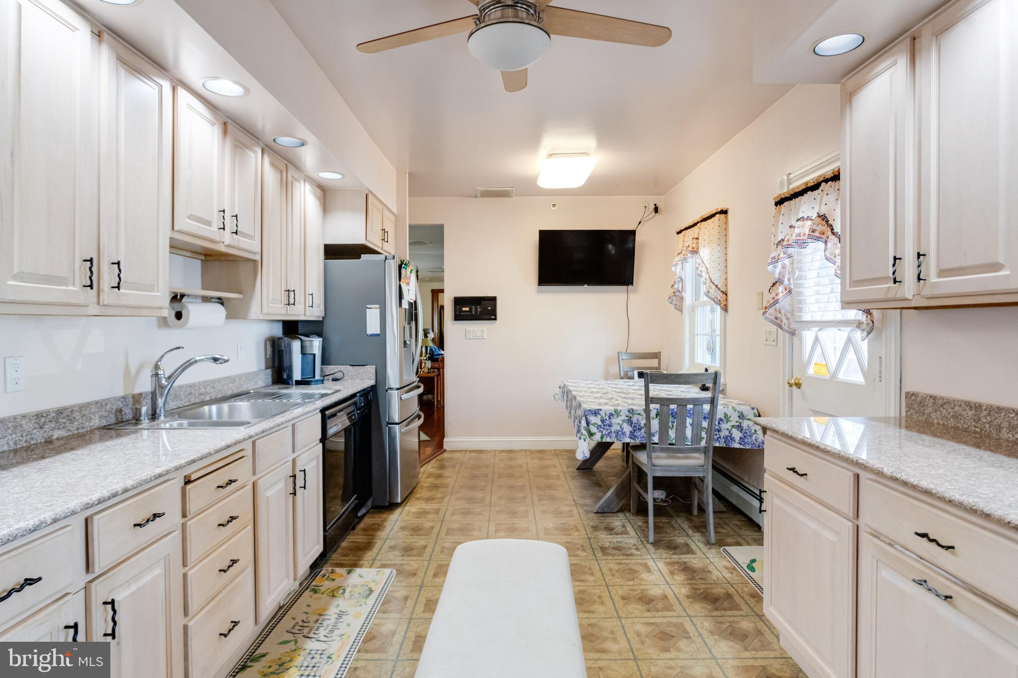 HILLTOP PARK - Residential