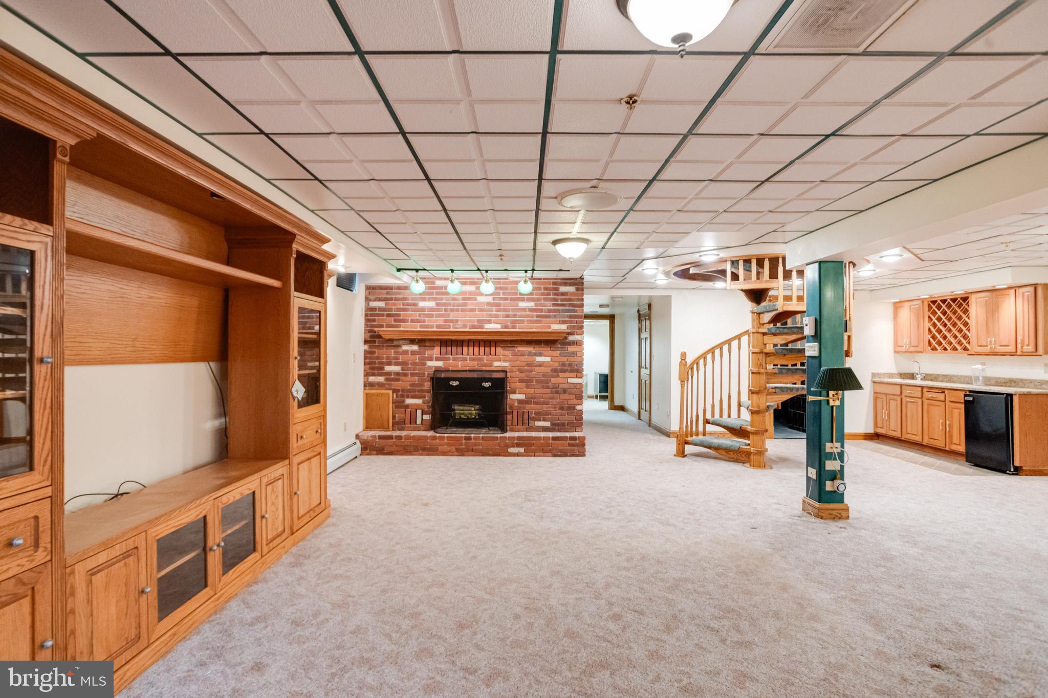 HILLTOP PARK - Residential