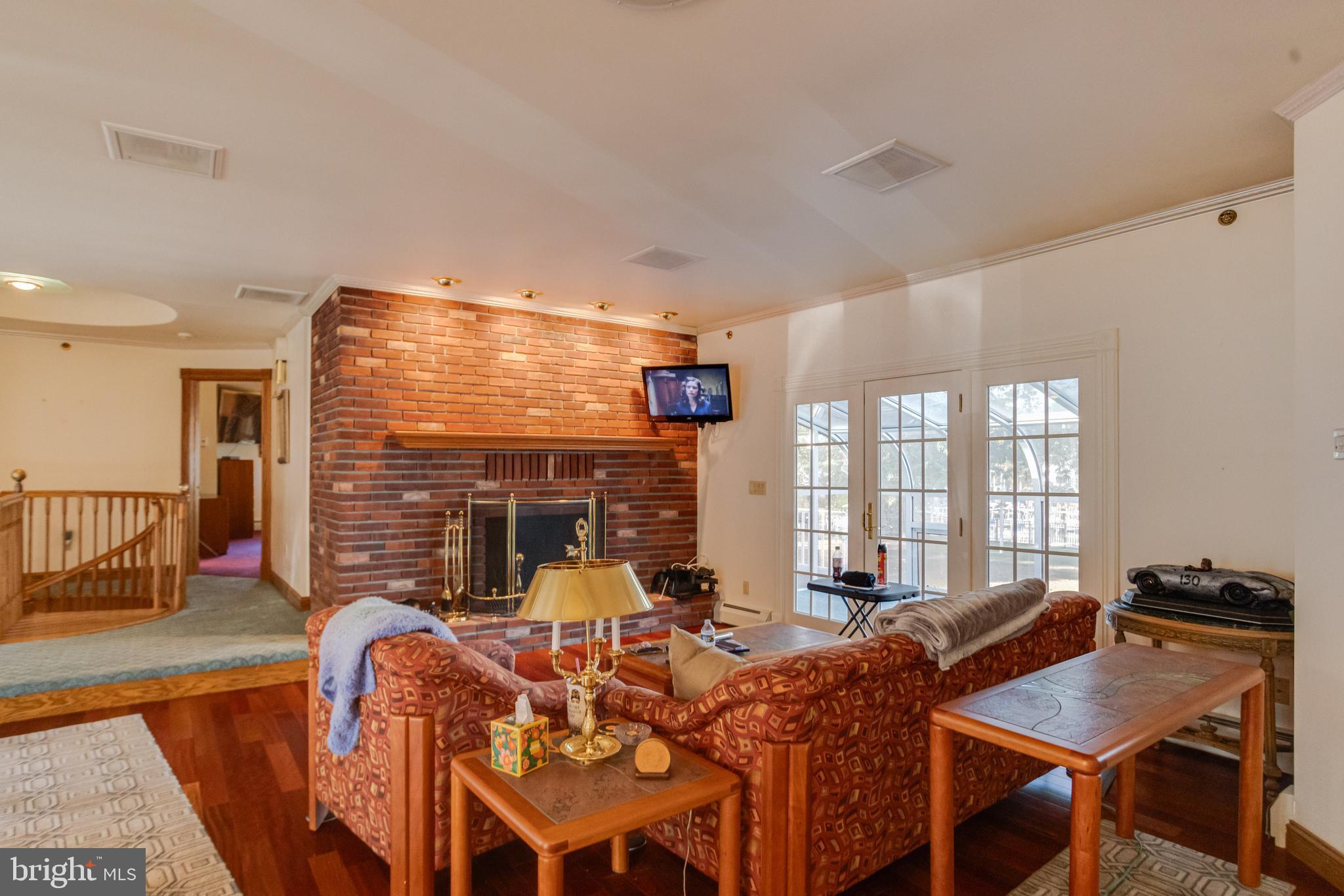 HILLTOP PARK - Residential