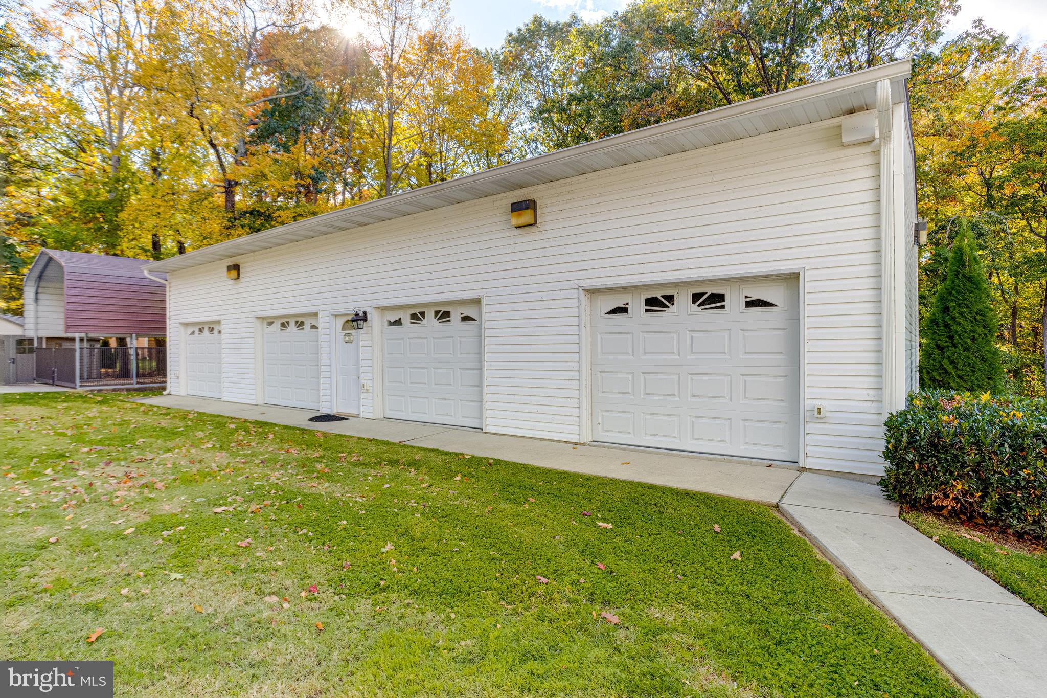 HILLTOP PARK - Residential